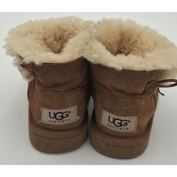 UGG Bailey Button Size 9 Kids Brown Fashion Boots Fall Winter Kids Shoes Issues - Picture 6 of 15